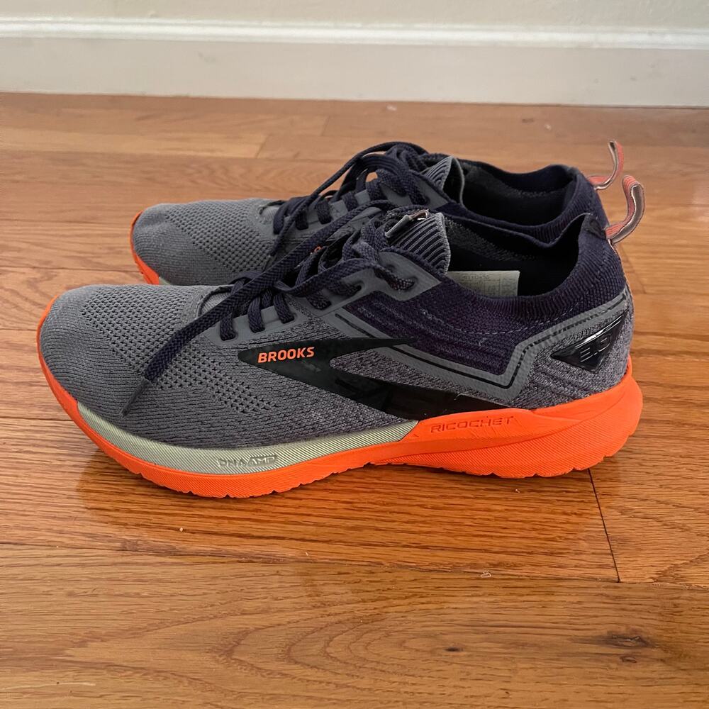 Brooks Ricochet 3 Mens 9 D Navy Gray Coral Orange Energize Running Shoes 110361